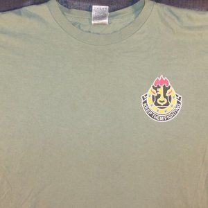 DISCONTINUED MILITARY UNIT RENEGADES XL " KEEP THEM FIGHTING" T SHIRT EC 410